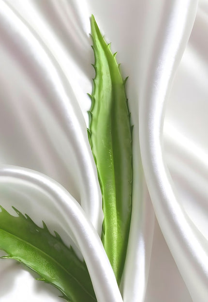 Tela de seda vegana de aloe vera por yarda, 44 pulgadas de ancho, 135 GSM