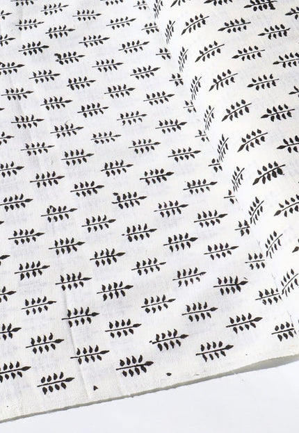 Bloque de hojas negras impreso en tela de algodón Kala, 36 pulgadas de ancho, 273 GSM