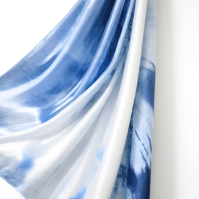 Tela de seda vegana de loto teñida con índigo en forma de nube, 44 pulgadas de ancho, 152 g/m²