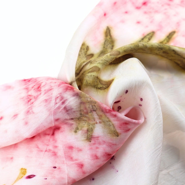 Bois de Sappan avec feuilles d'été, imprimé écologique sur tissu en soie de mûrier tissé à la main au mètre, 44 pouces de large, 108 GSM