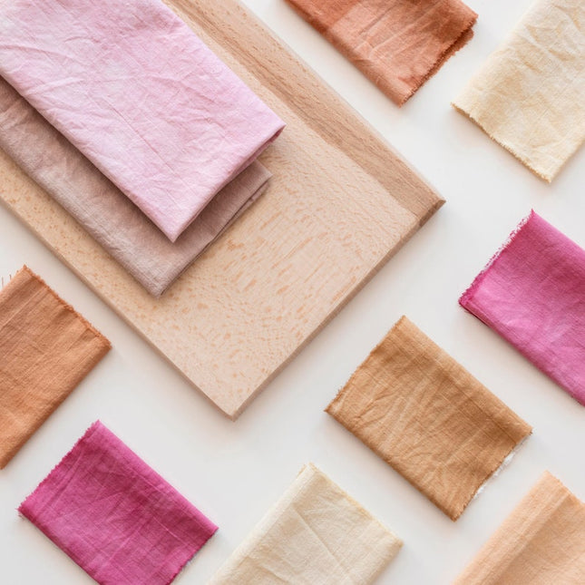 Tejidos de algodón Kala teñidos naturalmente (muestras tamaño A4) - 7 tejidos teñidos naturalmente, muestras de tela de algodón Kala tejida a mano de 40 hilos, 166 g/m²