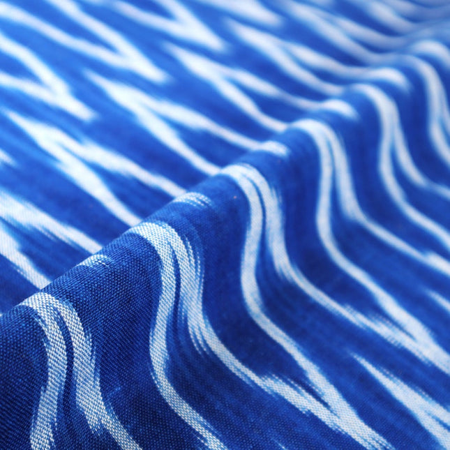 Tela Ikat Chevron tejida a mano por yarda - 45 pulgadas de ancho, 166 GSM