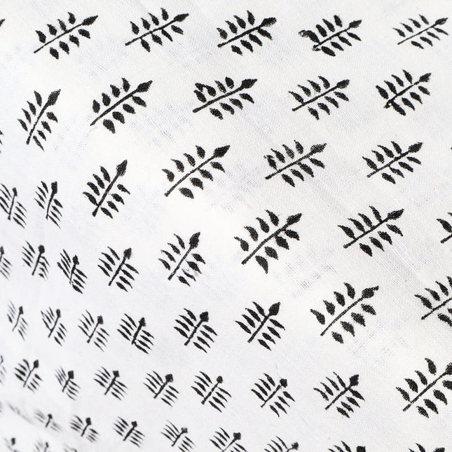 Bloque de hojas negras impreso en tela de algodón Kala, 36 pulgadas de ancho, 273 GSM